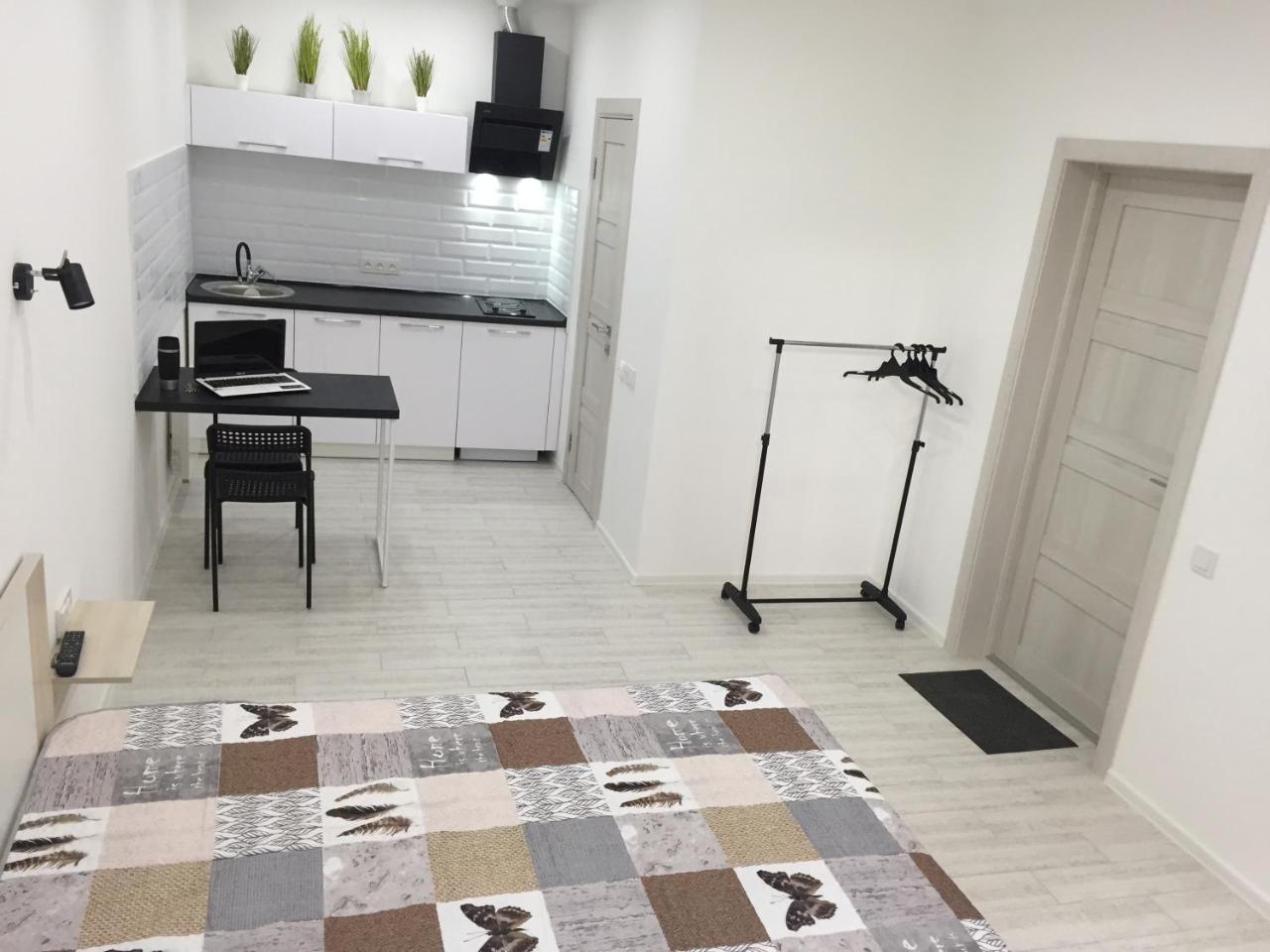 Small Underground Apartment At The Center Kherson Ngoại thất bức ảnh