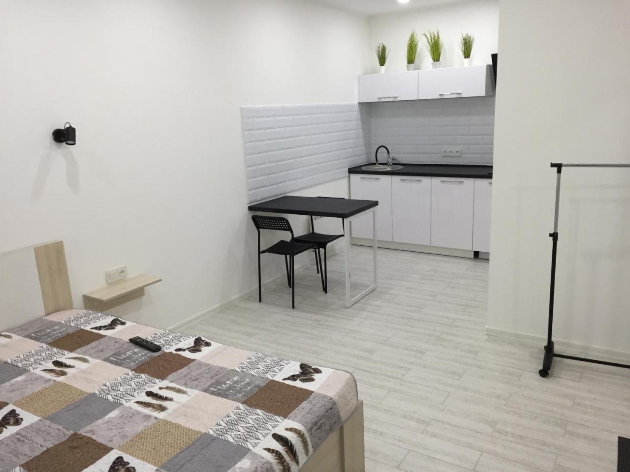 Small Underground Apartment At The Center Kherson Ngoại thất bức ảnh